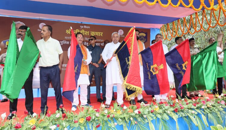 मुख्यमंत्री ने पुलिस के उपयोग हेतु 520 चार पहिया एवं 98 दो पहिया वाहनों का किया लोकार्पण !