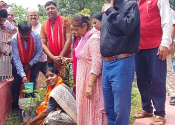 पेड़ पौधा पर्यावरण का संतुलन बनाए रखना है -आशा लकड़ा !