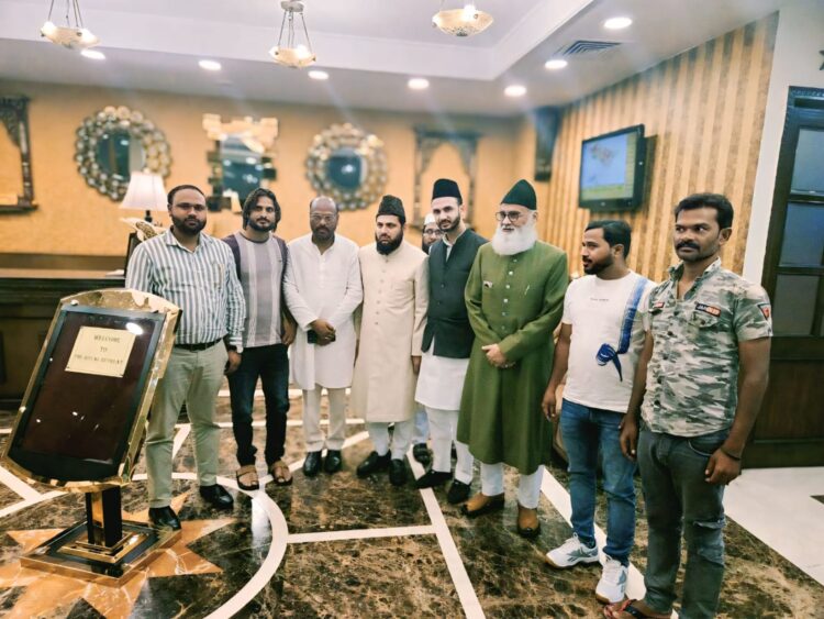 वक्फ कानून के खिलाफ कार्यक्रम में शामिल हुए सांसद और धार्मिक नेता !