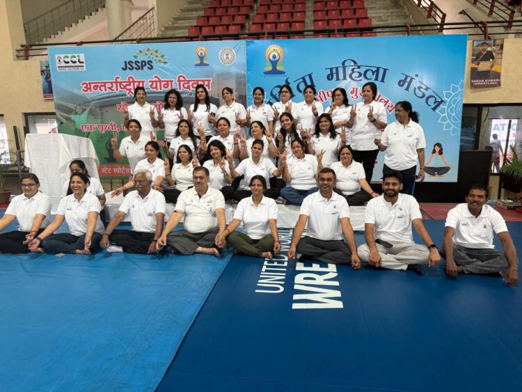 अर्पिता महिला मंडल द्वाराएल के सभी क्षेत्रों में “योग सप्ताह” का सफल आयोजन