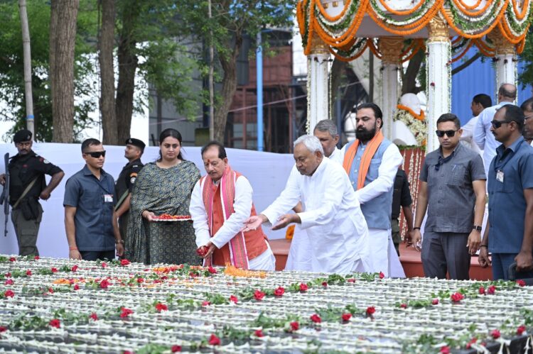 पूर्व केन्द्रीय मंत्री स्व० दिग्विजय सिंह की 15वी पुण्य तिथि के  श्रद्धांजलि कार्यक्रम मे मुख्यमंत्री शामिल हुए !