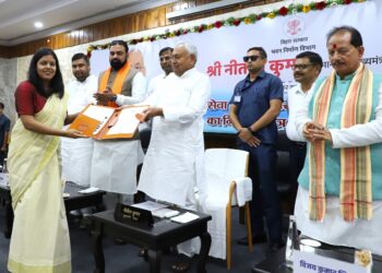 मुख्यमंत्री ने बिहार लोक सेवा आयोग द्वारा चयनित 101 सहायक वास्तुविदों को प्रदान किया नियुक्ति पत्र !