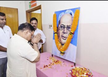 जेपी के आह्वान से भयभीत इंदिरा गांधी ने लगाया था आपातकाल….कर्मवीर सिंह !