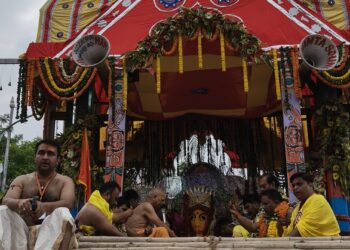 धुर्वा से ऐतिहासिक जगन्नाथपुर रथ यात्रा पूरे विधि-विधान और भव्यता के साथ मुख्य मंदिर से मौसीबाड़ी पहुंची !