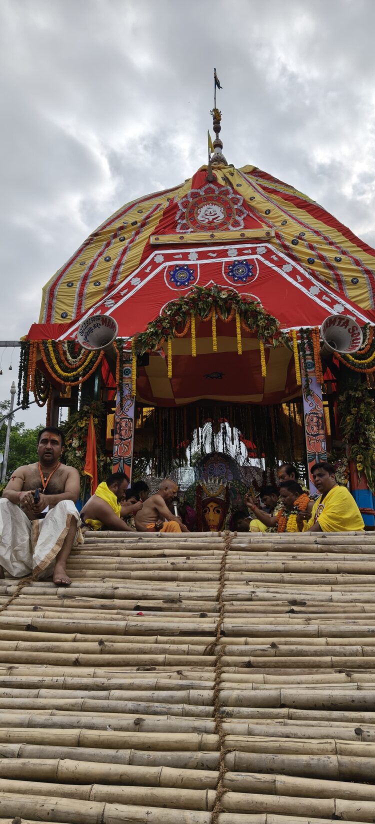 धुर्वा से ऐतिहासिक जगन्नाथपुर रथ यात्रा पूरे विधि-विधान और भव्यता के साथ मुख्य मंदिर से मौसीबाड़ी पहुंची !