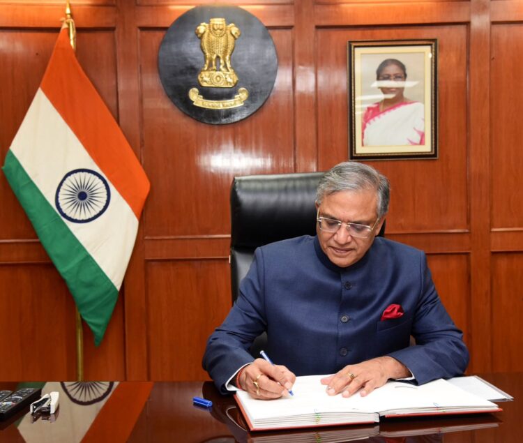 बिहार में मतदाता सूची का विशेष गहन पुनरीक्षण शुरू हो चुका है !