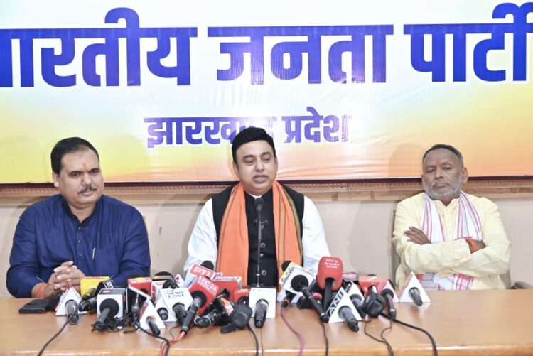 कांग्रेस पार्टी ने मुसलमानों को केवल वोट बैंक समझा…..जफर इस्लाम !