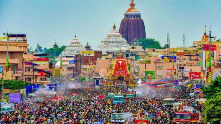 ओडिशा के पुरी में जगन्नाथ रथ यात्रा के दौरान गुडिंचा मंदिर में भगदड़ !