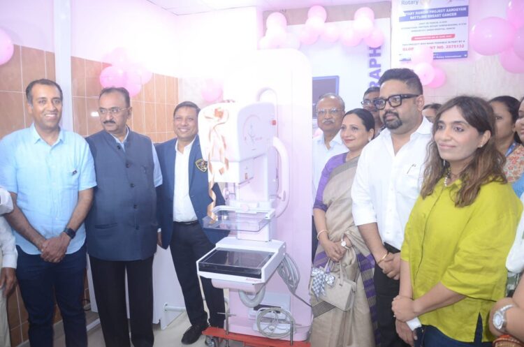 ब्रेस्ट कैंसर जांच के लिए  सदर अस्पताल में लगी मेमो ग्राफी मशीन !