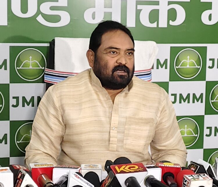 भाजपा पूरी तरह राजनीतिक दिवालियापन की शिकार – विनोद पांडेय !