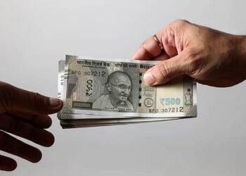 हजारीबाग चिकित्सा प्रभारी 4 हजार घूस लेते रंगेहाथ गिरफ्तार !