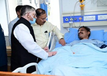 झारखंड के राज्यपाल  संतोष कुमार गंगवार  अस्पताल में भर्ती पूर्व अतरराष्ट्रीय हॉकी खिलाड़ी विमला लकड़ा के स्वास्थ्य की जानकारी ली !
