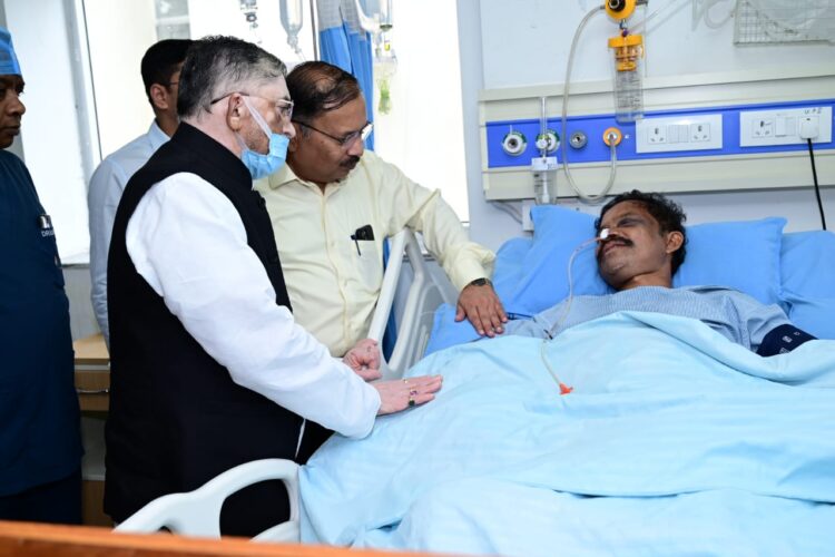 झारखंड के राज्यपाल  संतोष कुमार गंगवार  अस्पताल में भर्ती पूर्व अतरराष्ट्रीय हॉकी खिलाड़ी विमला लकड़ा के स्वास्थ्य की जानकारी ली !