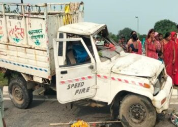 पलामू में मजदूरों से भरा पिकअप डिवाइडर से टकराया !