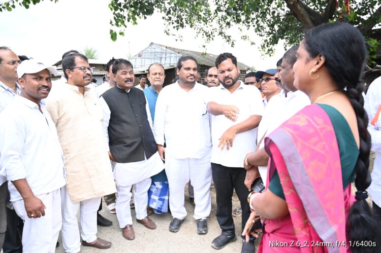 एक ही आदिवासी परिवार के पांच सदस्यों की निर्मम हत्या !