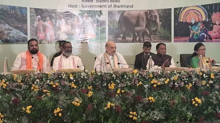 होटल रेडिसन ब्लू  में पूर्वी क्षेत्रीय परिषद की 27वीं बैठक गृह मंत्री अमित शाह कर रहे हैं !
