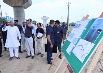 मुख्यमंत्री ने निर्माणाधीन मुख्यालय तथा बिहटा-दानापुर एलिवेटेड सड़क के निर्माण कार्य  का लिया जायजा !