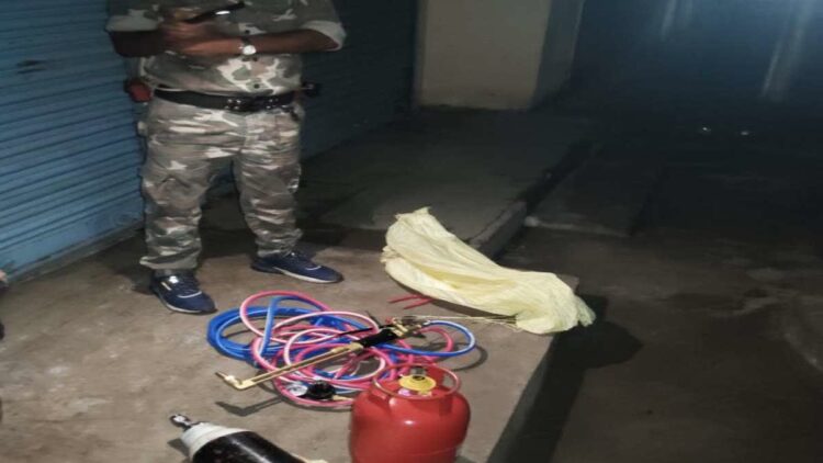 बेलवाटिकर के इलाके में झारखंड राज्य ग्रामीण बैंक में चोरी की कोशिश हुई है !