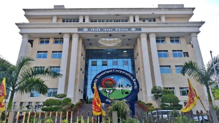 बारिश का मौसम शुरू होते ही राँची शहर में खुले नाले जानलेवा साबित हो रहे हैं !