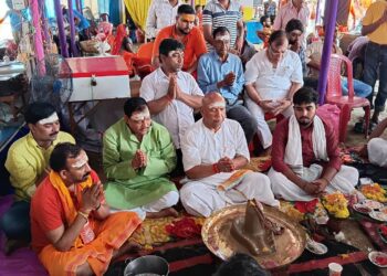 सरयू राय ने तारापुर में कराया रुद्राभिषेक !