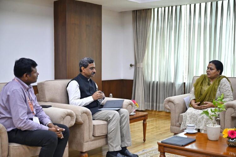 ग्रामीण विकास मंत्री  दीपिका पांडेय सिंह के साथ ग्रामीण विकास सचिव, भारत सरकार  शैलेश कुमार सिंह की हुई बैठक !