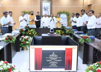 मुख्यमंत्री ने  आज जिन योजनाओं का कार्यारंभ एवं शिलान्यास किया गया  !