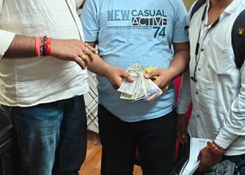 मिला यात्री का गुम हुआ 80 हजार रुपया !