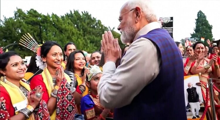 प्रधानमंत्री नरेंद्र मोदी अपने दो दिवसीय यात्रा पर बुधवार को ब्रिटेन पहुंचें !