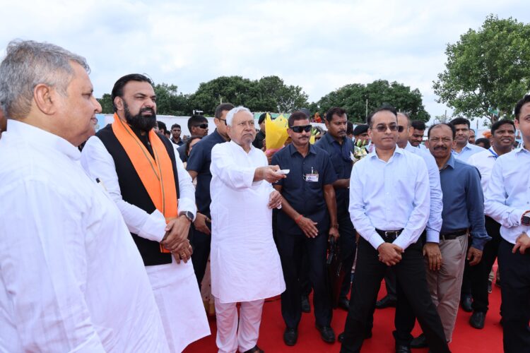 पूर्व मंत्री स्व० हरि प्रसाद साह की मूर्ति का किया अनावरण !