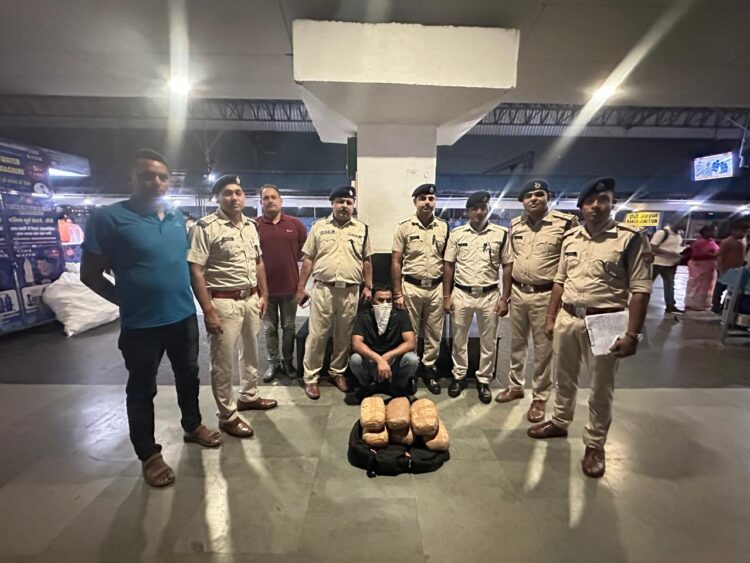 नशीले पदार्थों की तस्करी के विरुद्ध एक बड़ी कार्रवाई !