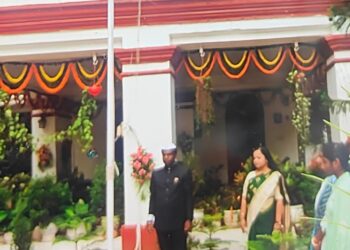 उपायुक्त रांची के आवासीय कार्यालय में ध्वजारोहण  !