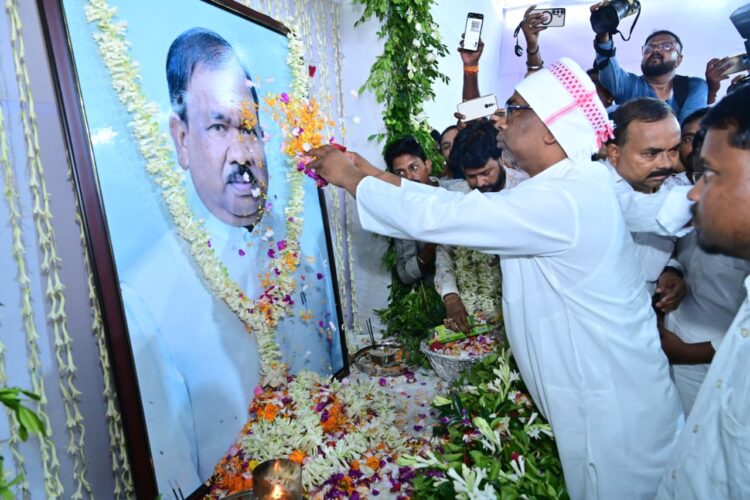 मुख्यमंत्री ने कहा- दिशोम गुरु शिबू सोरेन जी के निधन बाद रामदास सोरेन जी के चले जाने की पीड़ा मेरे लिए असहनीय है !