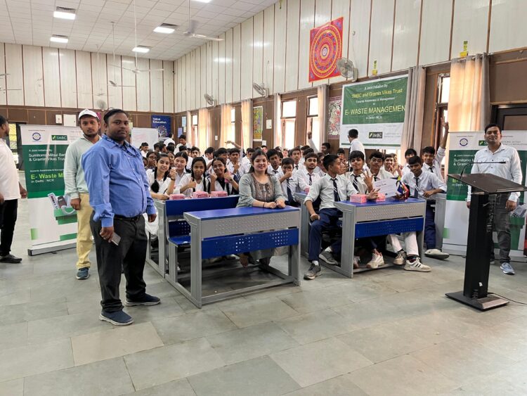 स्कूल परिसर में बनाया जा रहा “ई-वेस्ट हब !