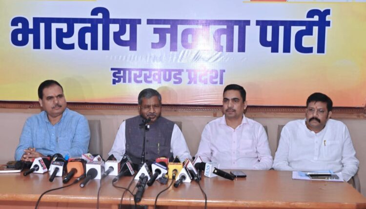 भाजपा राजनीतिक और सामाजिक दोनों जिम्मेदारी निभाती है…. डॉ रविंद्र कुमार राय !