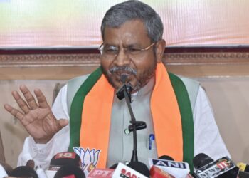 डीजीपी की निगरानी में एसीबी द्वारा उत्पाद विभाग के कागजात रात के अंधेरे में ढ़ोये जा रहे – बाबूलाल मरांडी !