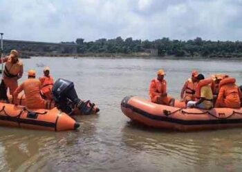 दामोदर नदी नहाने गईं बच्ची संध्या कुमारी अब तक लापता !