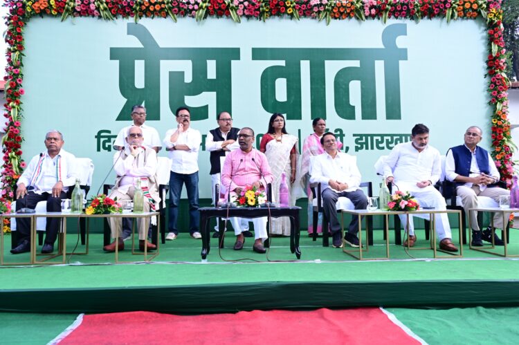 इंडिया गठबंधन के प्रत्याशी  बी. सुदर्शन रेड्डी पहुंचे राँची !