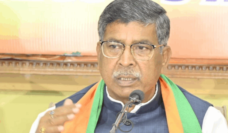 यूरिया खाद मामले में केंद्र सरकार पर दोष मढ़ने से पहले अपने गिरेबां में झांके राज्य सरकार ….आदित्य साहू!