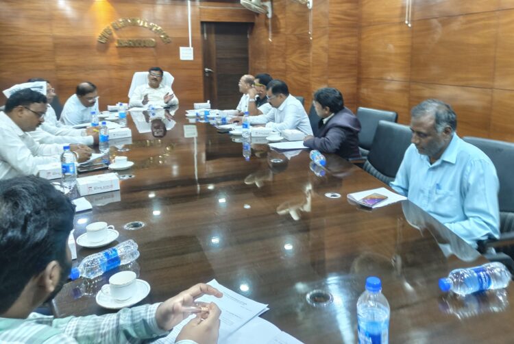 निर्वाचन पदाधिकारी राजनीतिक दलों के प्रतिनिधियों के साथ बैठक !