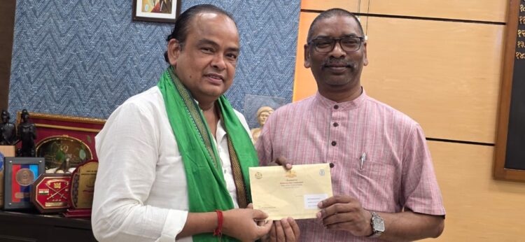 स्वास्थ्य मंत्री डॉ. इरफान अंसारी ने सीएम हेमंत सोरेन को सौंपा न्योता !