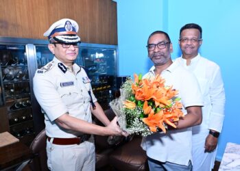 पश्चिम बंगाल के डीजीपी और मेयर फिरहाद हकीम से मिले हेमंत सोरेन !