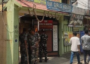 ओम गर्ल्स हॉस्टल में चल रहा था सेक्स रैकेट, 10 लड़कियां हिरासत में .