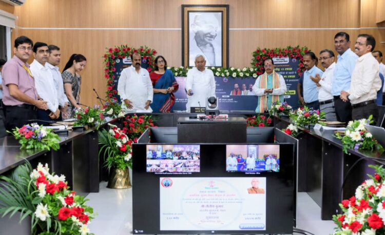 सीएम नीतीश कुमार ने सुरक्षा पेंशन योजना के अन्तर्गत 1263.95 करोड़ रूपये की राशि 1 करोड़ 13 लाख से अधिक लाभार्थियों के बैंक खाते में  !