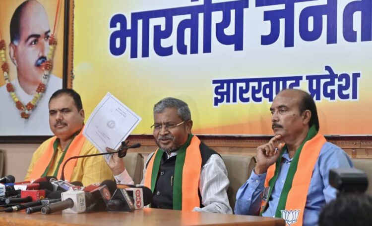 बालू घाटों को पूरी तरह दलालों को सौंपना चाहती है हेमंत सरकार….बाबूलाल मरांडी !
