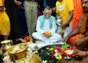 झारखंड के राज्यपाल ने बाबा धाम में की पूजा-अर्चना !