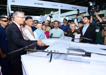 राज्यपाल  संतोष कुमार गंगवार East Tech Symposium 2025’ के उद्घाटन समारोह में उपस्थित हुए !