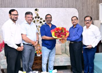 विजयादशमी उत्सव  में मुख्यमंत्री  हेमन्त सोरेन को सपरिवार  मुख्य अतिथि के रूप में किया आमंत्रित !