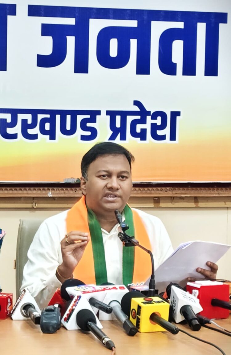 स्वास्थ्य मंत्री इरफान अंसारी के संरक्षण में हो रहा  टेंडर घोटाला….अजय साह !
