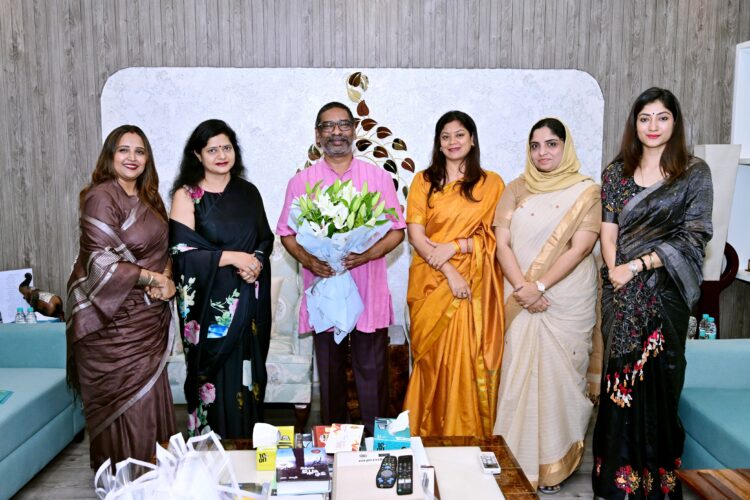झारखंड के मुख्यमंत्री हेमन्त सोरेन एवं विधायक कल्पना सोरेन से आईएएस ऑफिसर्स जसोवा के प्रतिनिधिमंडल ने  शिष्टाचार मुलाकात की !