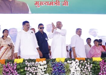 मुख्यमंत्री मधुबनी में एन०डी०ए० कार्यकर्ताओं के साथ आयोजित संवाद कार्यक्रम में शामिल हुए !